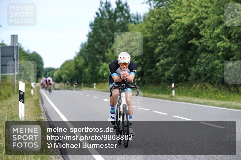 21.06.2026 - Viking Triathlon Michael Burmester http://msf.ph/oto/9868882 21.06.2026 12:25:13 Radfahren 26, 36, 44, 48, 55, 91, 105, 163, 166, 173, 179, 251, 259, 316, 348, 387, 419, 455, 565, 608 meine-sportfotos.de