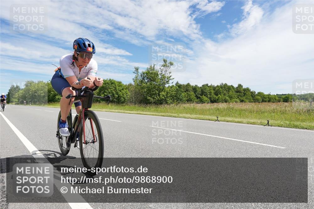21.06.2026 - Viking Triathlon Michael Burmester http://msf.ph/oto/9868900 21.06.2026 11:52:36 Radfahren 27, 117, 180, 184, 233, 452, 516, 520 meine-sportfotos.de