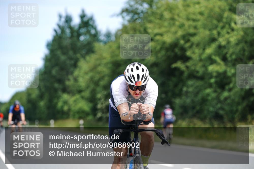 21.06.2026 - Viking Triathlon Michael Burmester http://msf.ph/oto/9868902 21.06.2026 12:25:22 Radfahren 26, 36, 44, 55, 91, 105, 163, 179, 251, 259, 316, 387, 419, 455, 556 meine-sportfotos.de