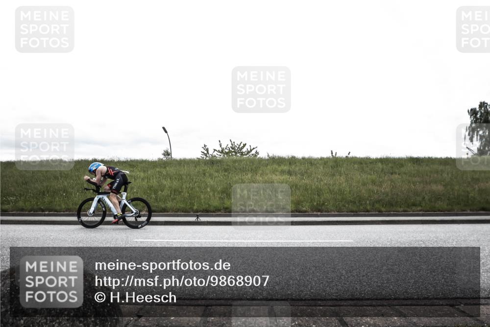 21.06.2026 - 29. Vierlanden-Triathlon H.Heesch http://msf.ph/oto/9868907 21.06.2026 12:27:55 Radfahren 635, 683, 877, 914, 924, 956 meine-sportfotos.de