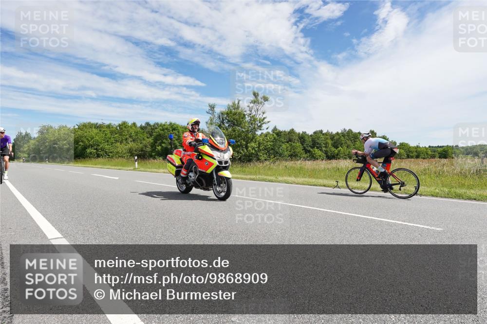 21.06.2026 - Viking Triathlon Michael Burmester http://msf.ph/oto/9868909 21.06.2026 11:52:39 Radfahren 27, 117, 180, 184, 233, 452, 516 meine-sportfotos.de