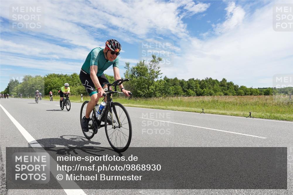 21.06.2026 - Viking Triathlon Michael Burmester http://msf.ph/oto/9868930 21.06.2026 11:52:52 Radfahren 104, 109, 135, 145, 178, 180, 383, 446, 452, 452, 496, 500, 515, 603, 610 meine-sportfotos.de