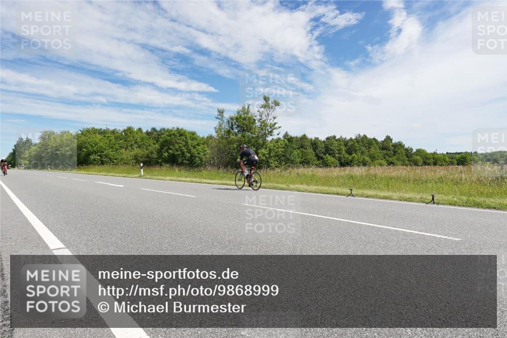 21.06.2026 - Viking Triathlon Michael Burmester http://msf.ph/oto/9868999 21.06.2026 11:53:28 Radfahren 1, 4, 59, 400, 538 meine-sportfotos.de