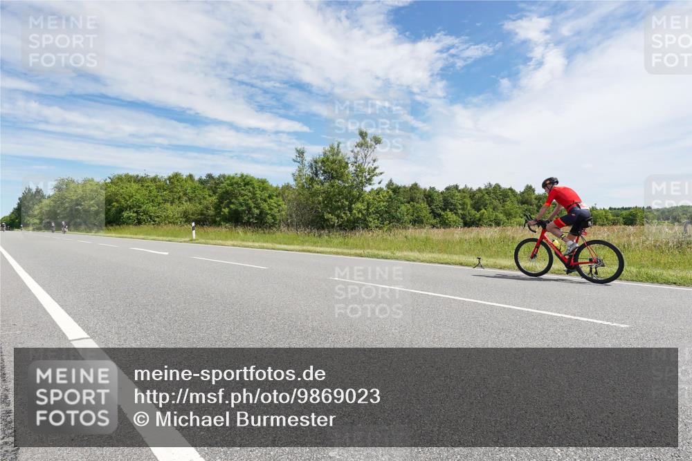 21.06.2026 - Viking Triathlon Michael Burmester http://msf.ph/oto/9869023 21.06.2026 11:55:41 Radfahren 7, 21, 28, 49, 52, 147, 147, 279, 318, 324, 360, 637, 650, 666 meine-sportfotos.de