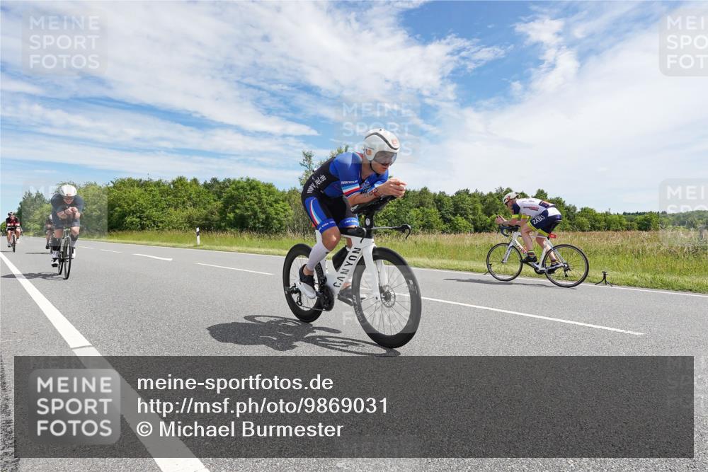 21.06.2026 - Viking Triathlon Michael Burmester http://msf.ph/oto/9869031 21.06.2026 11:55:49 Radfahren 28, 49, 52, 133, 147, 147, 279, 324, 360, 505, 637, 650 meine-sportfotos.de