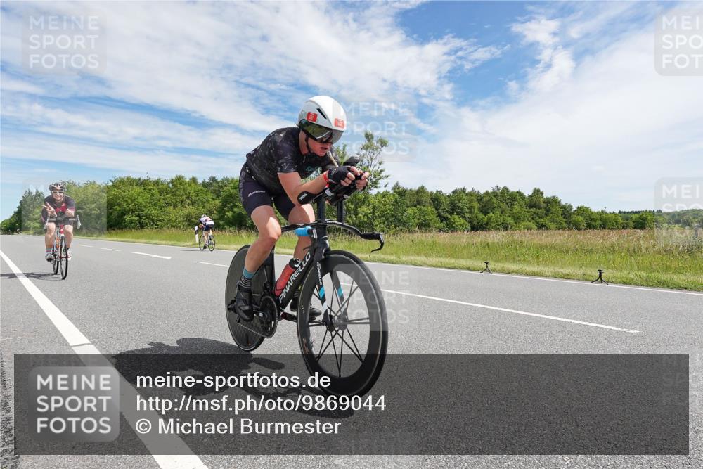 21.06.2026 - Viking Triathlon Michael Burmester http://msf.ph/oto/9869044 21.06.2026 11:55:51 Radfahren 14, 28, 49, 52, 133, 147, 262, 279, 324, 360, 505, 637, 650 meine-sportfotos.de