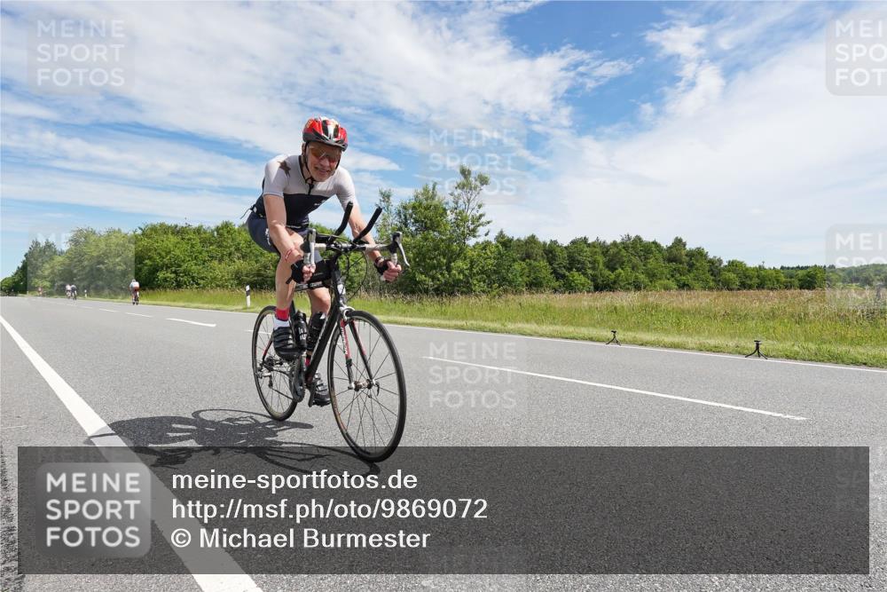 21.06.2026 - Viking Triathlon Michael Burmester http://msf.ph/oto/9869072 21.06.2026 11:55:57 Radfahren 14, 52, 133, 147, 262, 360, 439, 486, 505, 637 meine-sportfotos.de