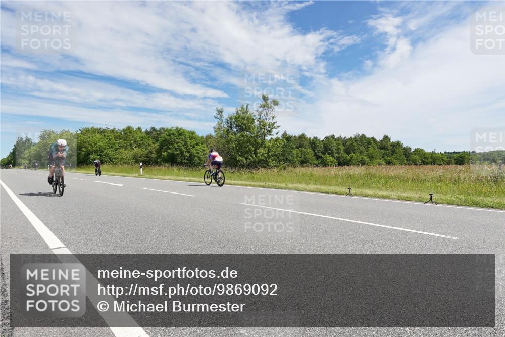 21.06.2026 - Viking Triathlon Michael Burmester http://msf.ph/oto/9869092 21.06.2026 11:56:09 Radfahren 14, 133, 133, 262, 341, 405, 432, 436, 439, 486, 487, 506, 533 meine-sportfotos.de
