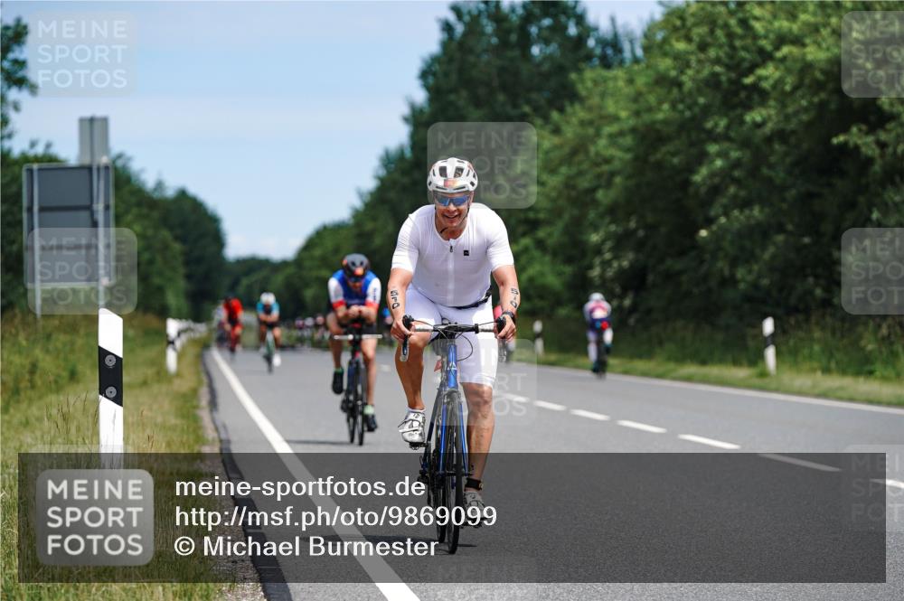 21.06.2026 - Viking Triathlon Michael Burmester http://msf.ph/oto/9869099 21.06.2026 12:26:14 Radfahren 211, 230, 232, 312, 510, 635, 638 meine-sportfotos.de