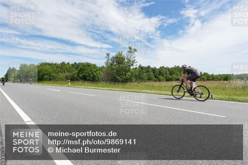 21.06.2026 - Viking Triathlon Michael Burmester http://msf.ph/oto/9869141 21.06.2026 11:56:26 Radfahren 18, 131, 321, 334, 341, 405, 436, 436, 470, 506, 533 meine-sportfotos.de