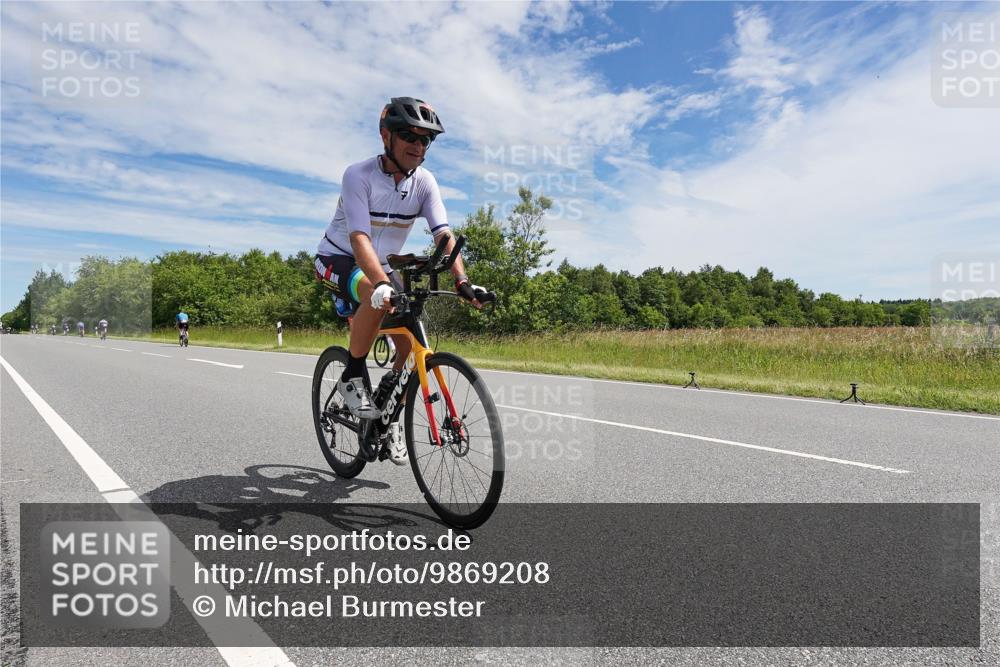 21.06.2026 - Viking Triathlon Michael Burmester http://msf.ph/oto/9869208 21.06.2026 11:57:59 Radfahren 54, 275, 352, 430, 453, 523, 605, 607, 628, 667 meine-sportfotos.de