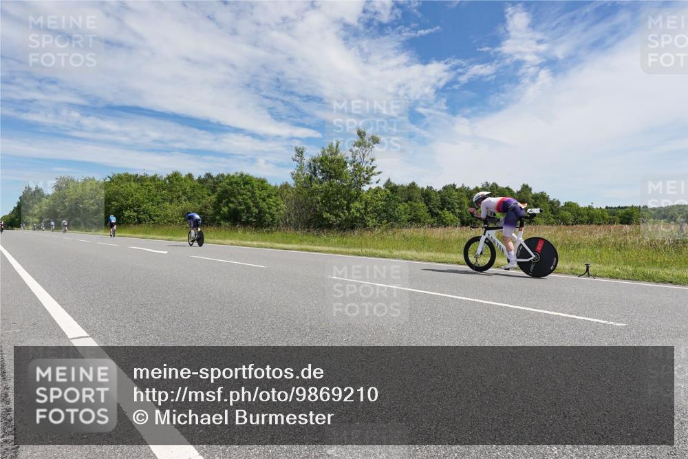 21.06.2026 - Viking Triathlon Michael Burmester http://msf.ph/oto/9869210 21.06.2026 11:57:59 Radfahren 54, 275, 352, 430, 453, 523, 605, 607, 628, 667 meine-sportfotos.de