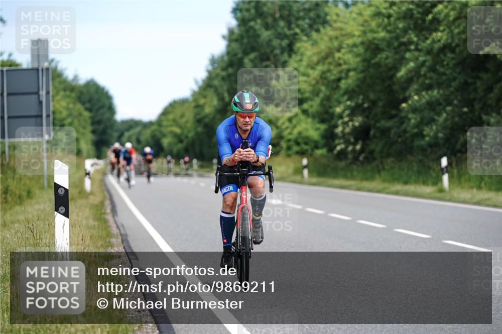 21.06.2026 - Viking Triathlon Michael Burmester http://msf.ph/oto/9869211 21.06.2026 12:27:04 Radfahren 38, 90, 118, 127, 218, 266, 273, 330, 366, 411, 444, 444, 554, 561, 639 meine-sportfotos.de