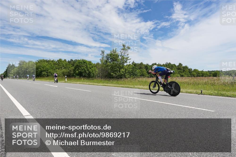 21.06.2026 - Viking Triathlon Michael Burmester http://msf.ph/oto/9869217 21.06.2026 11:58:01 Radfahren 54, 192, 275, 352, 430, 453, 523, 605, 667 meine-sportfotos.de