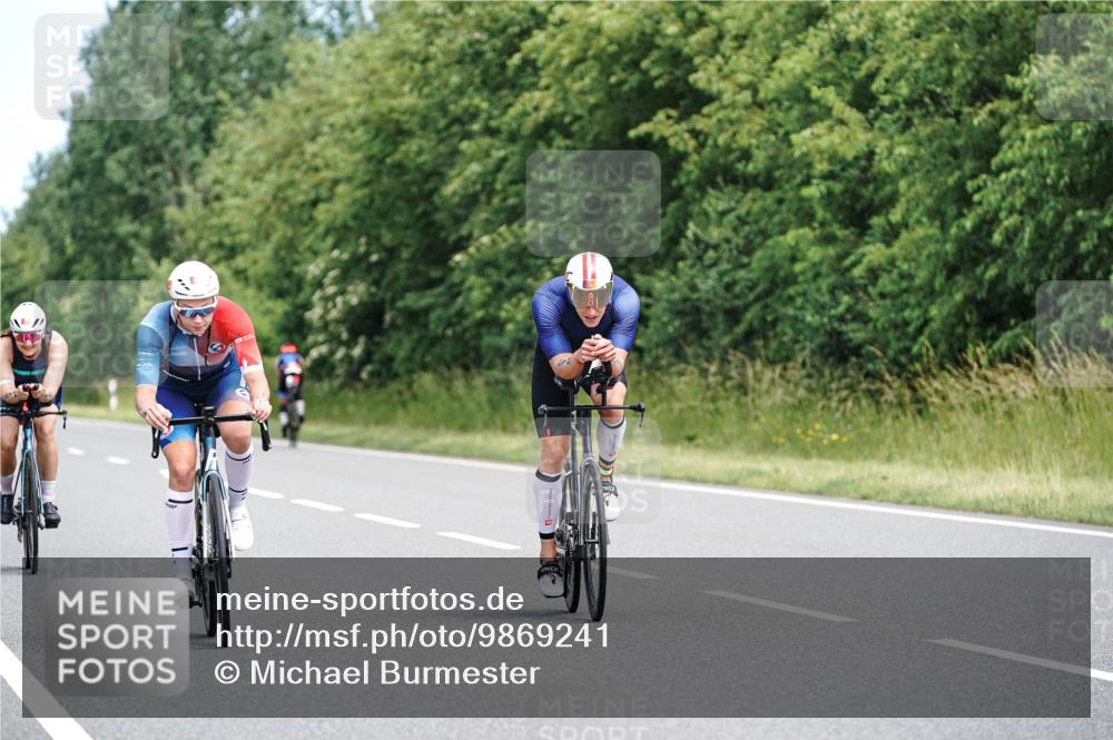 21.06.2026 - Viking Triathlon Michael Burmester http://msf.ph/oto/9869241 21.06.2026 12:27:12 Radfahren 38, 118, 218, 266, 273, 366, 444, 444, 490, 554, 639 meine-sportfotos.de