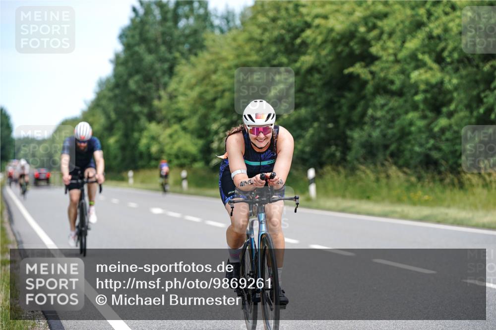 21.06.2026 - Viking Triathlon Michael Burmester http://msf.ph/oto/9869261 21.06.2026 12:27:14 Radfahren 38, 218, 266, 273, 444, 444, 490, 554, 639 meine-sportfotos.de