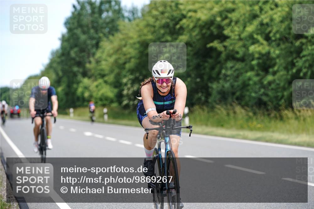 21.06.2026 - Viking Triathlon Michael Burmester http://msf.ph/oto/9869267 21.06.2026 12:27:15 Radfahren 38, 218, 266, 273, 444, 444, 490, 554, 639 meine-sportfotos.de