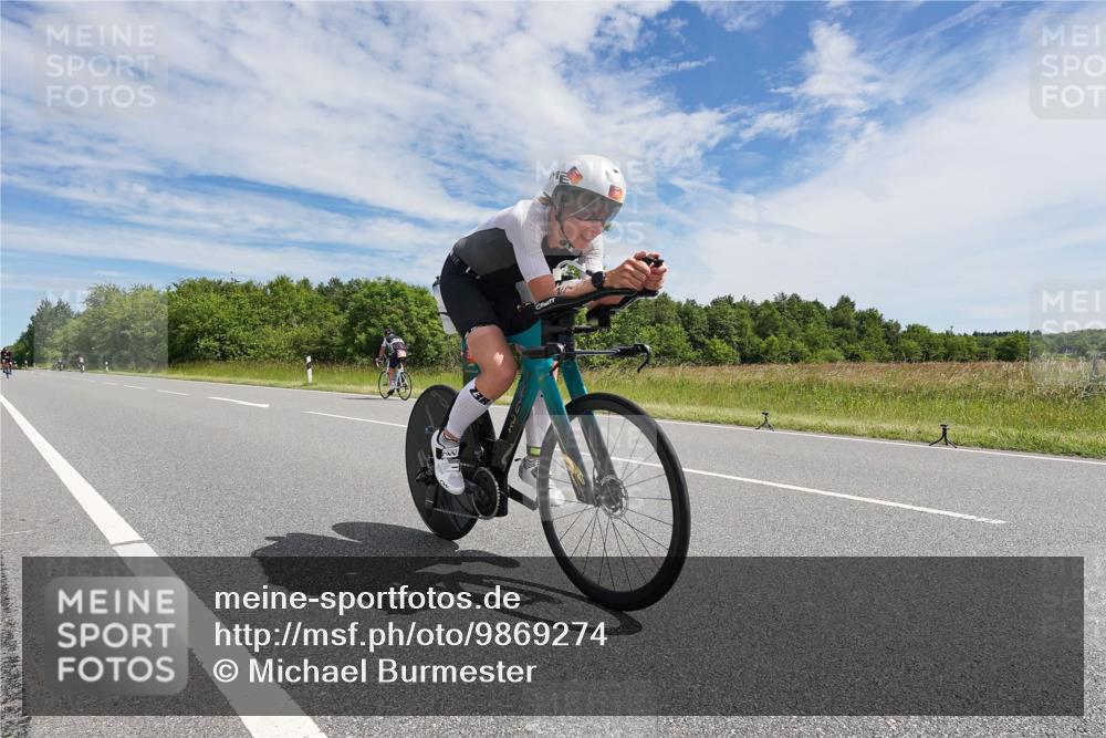 21.06.2026 - Viking Triathlon Michael Burmester http://msf.ph/oto/9869274 21.06.2026 11:58:43 Radfahren 31, 36, 139, 164, 208, 230, 251, 278, 330, 353, 358, 371, 375, 466, 494, 551, 563, 635 meine-sportfotos.de