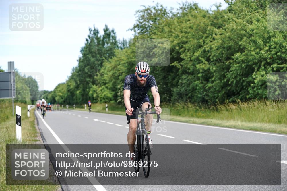 21.06.2026 - Viking Triathlon Michael Burmester http://msf.ph/oto/9869275 21.06.2026 12:27:16 Radfahren 38, 218, 266, 273, 444, 444, 490, 554, 639 meine-sportfotos.de