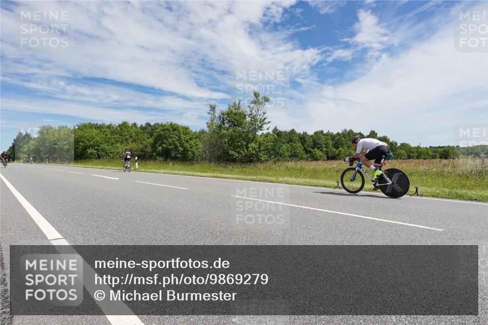 21.06.2026 - Viking Triathlon Michael Burmester http://msf.ph/oto/9869279 21.06.2026 11:58:44 Radfahren 31, 36, 139, 164, 208, 230, 278, 330, 353, 358, 371, 375, 551, 563, 635, 635 meine-sportfotos.de