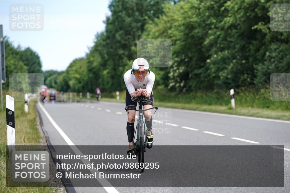 21.06.2026 - Viking Triathlon Michael Burmester http://msf.ph/oto/9869295 21.06.2026 12:27:21 Radfahren 38, 266, 273, 444, 490, 554, 639 meine-sportfotos.de