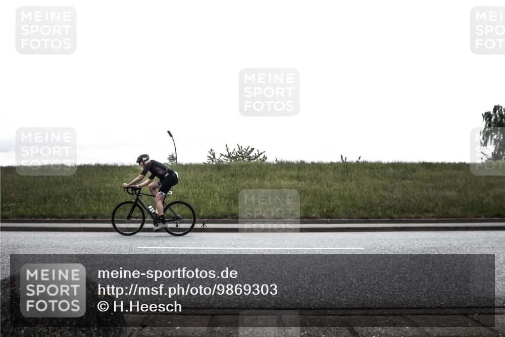 21.06.2026 - 29. Vierlanden-Triathlon H.Heesch http://msf.ph/oto/9869303 21.06.2026 12:33:04 Radfahren 755, 1011, 1014 meine-sportfotos.de