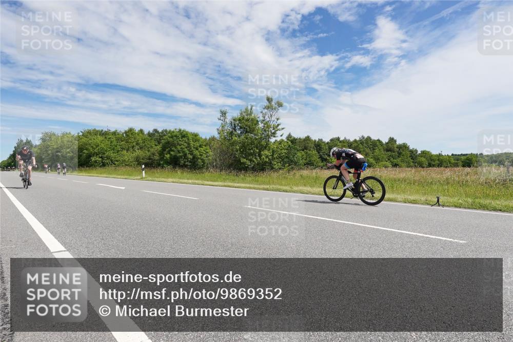 21.06.2026 - Viking Triathlon Michael Burmester http://msf.ph/oto/9869352 21.06.2026 11:59:23 Radfahren 47, 91, 242, 276, 306, 311, 313, 379, 421, 441, 444, 510, 524, 536, 537, 638 meine-sportfotos.de