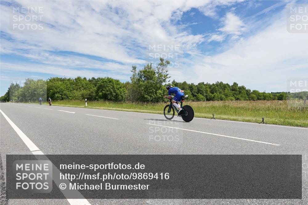 21.06.2026 - Viking Triathlon Michael Burmester http://msf.ph/oto/9869416 21.06.2026 11:59:55 Radfahren 273, 326, 350, 643 meine-sportfotos.de