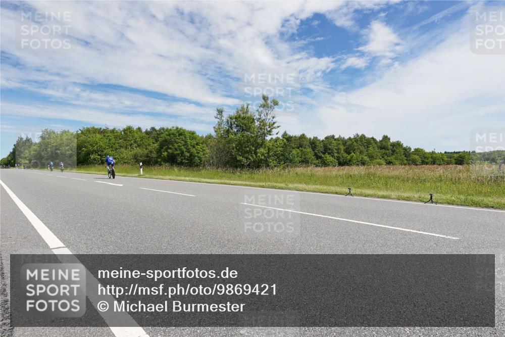 21.06.2026 - Viking Triathlon Michael Burmester http://msf.ph/oto/9869421 21.06.2026 11:59:57 Radfahren 273, 326, 643 meine-sportfotos.de