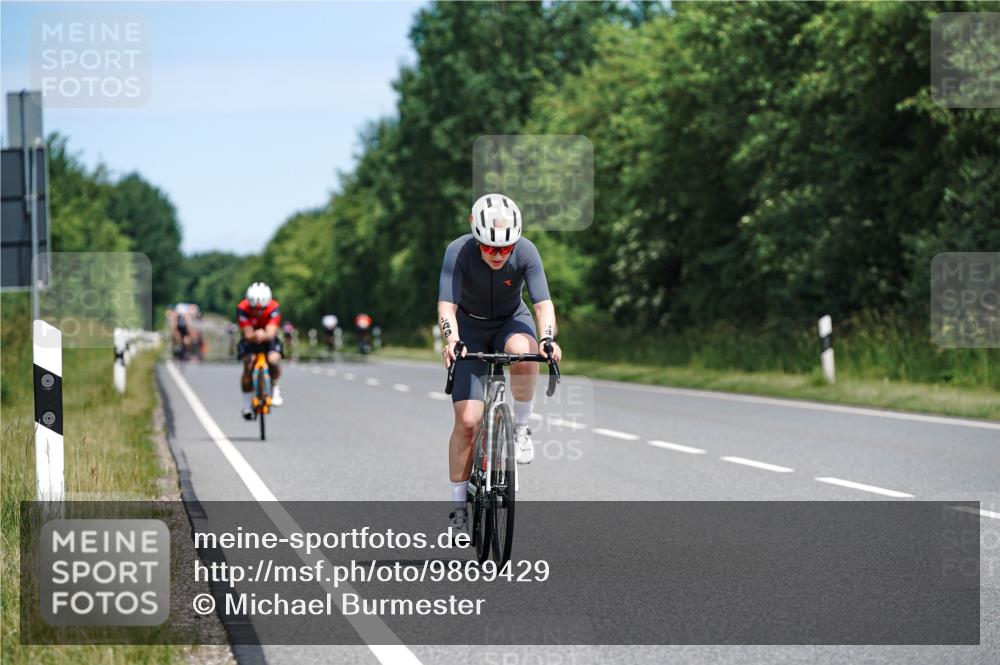 21.06.2026 - Viking Triathlon Michael Burmester http://msf.ph/oto/9869429 21.06.2026 12:28:57 Radfahren 20, 64, 84, 89, 317, 317, 460, 484, 522, 542, 549, 552, 555, 612, 619, 661 meine-sportfotos.de
