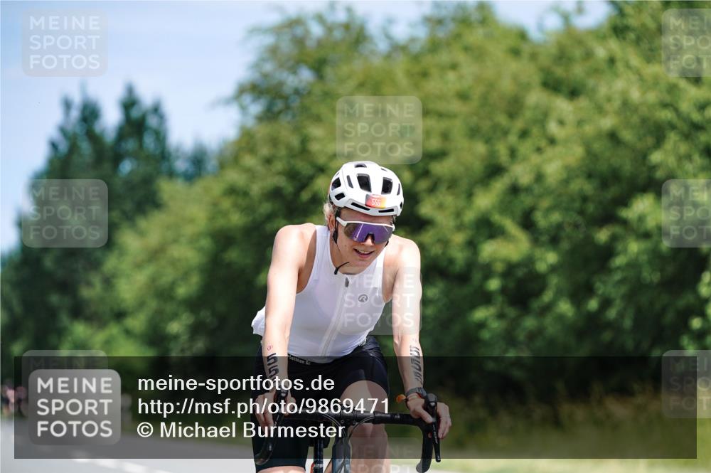 21.06.2026 - Viking Triathlon Michael Burmester http://msf.ph/oto/9869471 21.06.2026 12:29:13 Radfahren 78, 87, 95, 154, 317, 356, 386, 410, 459, 464, 542, 552, 555, 555, 655, 661 meine-sportfotos.de