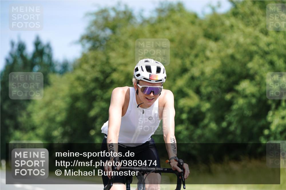 21.06.2026 - Viking Triathlon Michael Burmester http://msf.ph/oto/9869474 21.06.2026 12:29:13 Radfahren 78, 87, 95, 154, 317, 356, 386, 410, 459, 464, 542, 552, 555, 555, 655, 661 meine-sportfotos.de