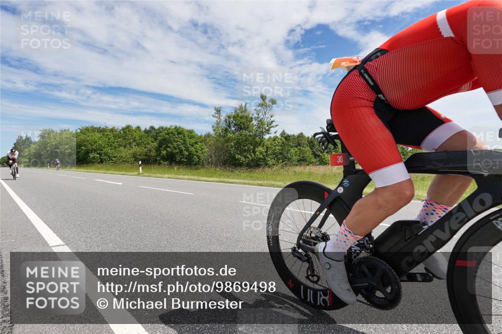 21.06.2026 - Viking Triathlon Michael Burmester http://msf.ph/oto/9869498 21.06.2026 12:01:11 Radfahren 30, 43, 82, 155, 260, 323, 343, 390, 391, 472, 548, 555, 646 meine-sportfotos.de