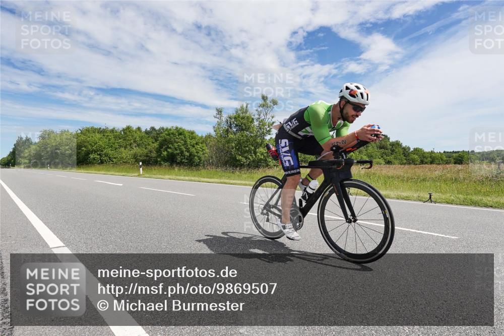 21.06.2026 - Viking Triathlon Michael Burmester http://msf.ph/oto/9869507 21.06.2026 12:01:26 Radfahren 13, 171, 390, 472, 540, 555, 646 meine-sportfotos.de