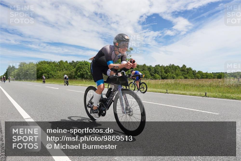 21.06.2026 - Viking Triathlon Michael Burmester http://msf.ph/oto/9869513 21.06.2026 12:01:39 Radfahren 13, 171, 196, 206, 322, 540, 648 meine-sportfotos.de