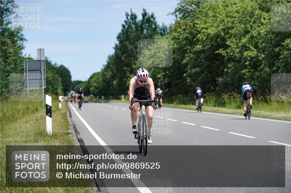 21.06.2026 - Viking Triathlon Michael Burmester http://msf.ph/oto/9869525 21.06.2026 12:29:35 Radfahren 78, 302, 386, 410, 526, 540, 555, 560, 617 meine-sportfotos.de