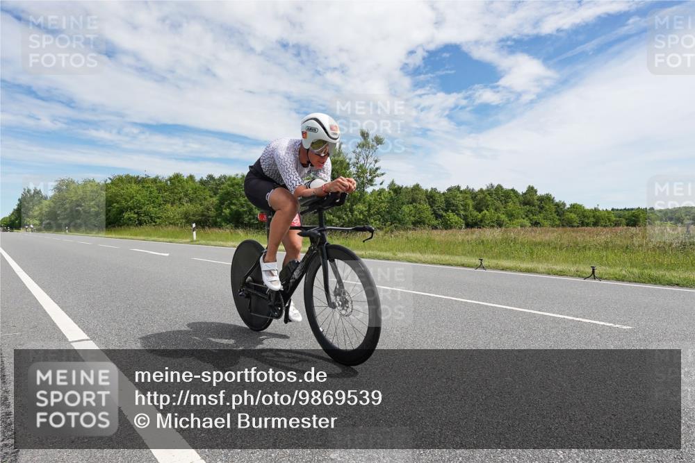 21.06.2026 - Viking Triathlon Michael Burmester http://msf.ph/oto/9869539 21.06.2026 12:02:09 Radfahren 8, 249, 314, 372, 549 meine-sportfotos.de