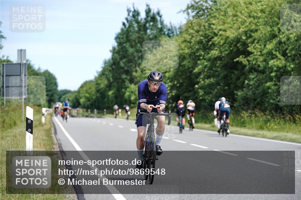 21.06.2026 - Viking Triathlon Michael Burmester http://msf.ph/oto/9869548 21.06.2026 12:29:42 Radfahren 66, 101, 196, 302, 463, 526, 540, 560, 617 meine-sportfotos.de