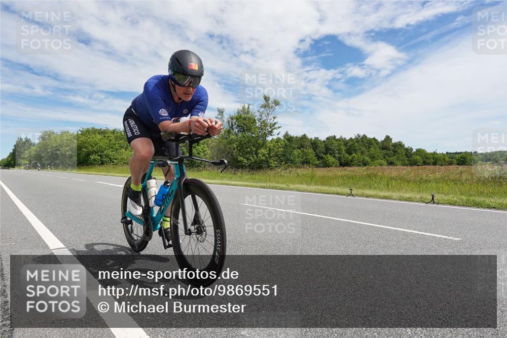 21.06.2026 - Viking Triathlon Michael Burmester http://msf.ph/oto/9869551 21.06.2026 12:02:31 Radfahren 46, 51, 374, 395, 425, 509, 661 meine-sportfotos.de