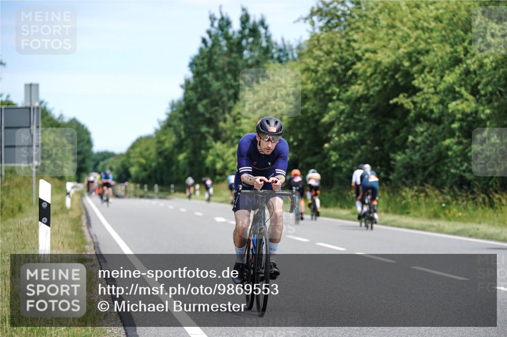 21.06.2026 - Viking Triathlon Michael Burmester http://msf.ph/oto/9869553 21.06.2026 12:29:42 Radfahren 66, 101, 196, 302, 463, 526, 540, 560, 617 meine-sportfotos.de