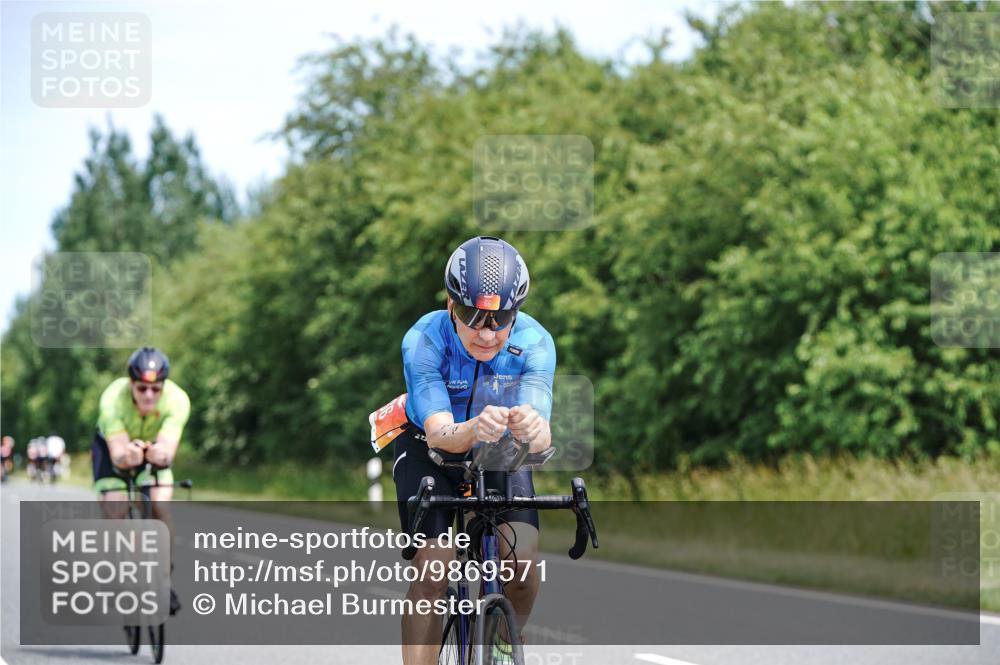 21.06.2026 - Viking Triathlon Michael Burmester http://msf.ph/oto/9869571 21.06.2026 12:29:51 Radfahren 66, 101, 168, 196, 261, 302, 463, 529, 540, 613, 631 meine-sportfotos.de