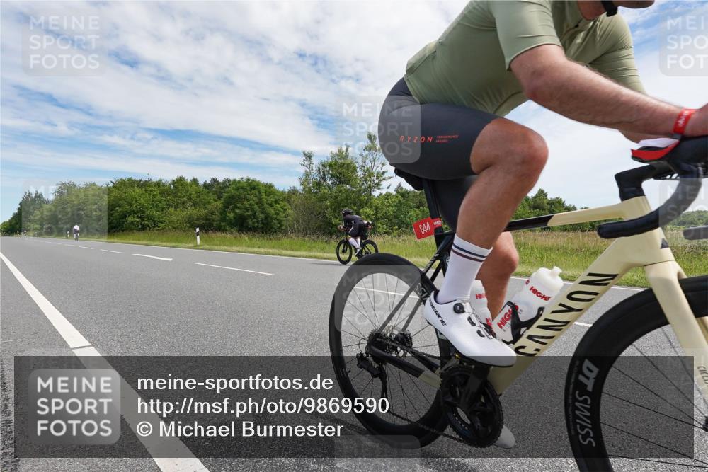 21.06.2026 - Viking Triathlon Michael Burmester http://msf.ph/oto/9869590 21.06.2026 12:03:02 Radfahren 17, 127, 561, 644, 658 meine-sportfotos.de