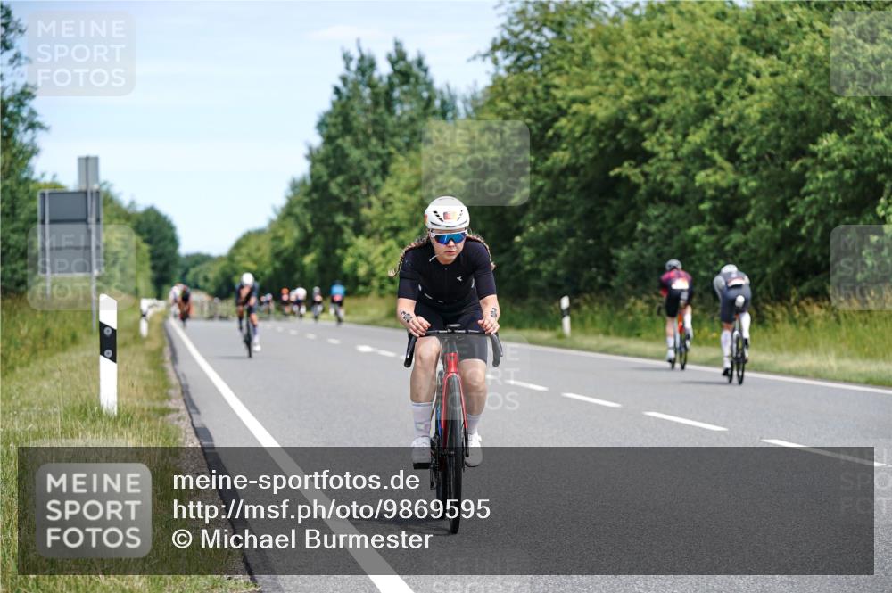 21.06.2026 - Viking Triathlon Michael Burmester http://msf.ph/oto/9869595 21.06.2026 12:29:54 Radfahren 66, 101, 168, 196, 220, 261, 302, 463, 529, 540, 613, 631 meine-sportfotos.de
