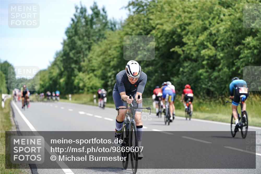 21.06.2026 - Viking Triathlon Michael Burmester http://msf.ph/oto/9869607 21.06.2026 12:29:59 Radfahren 66, 101, 168, 196, 220, 261, 302, 314, 463, 529, 613, 631 meine-sportfotos.de