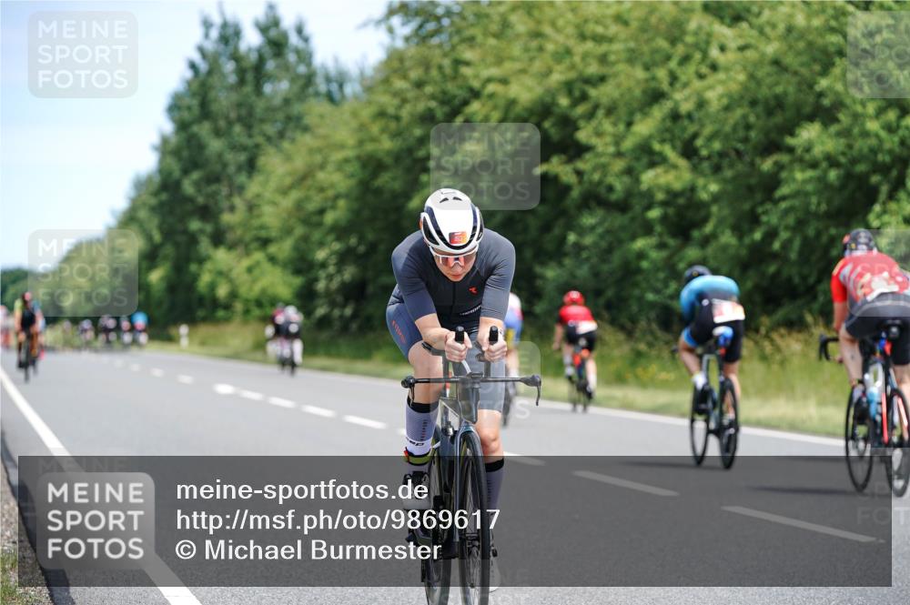 21.06.2026 - Viking Triathlon Michael Burmester http://msf.ph/oto/9869617 21.06.2026 12:29:59 Radfahren 66, 101, 168, 196, 220, 261, 302, 314, 463, 529, 613, 631 meine-sportfotos.de