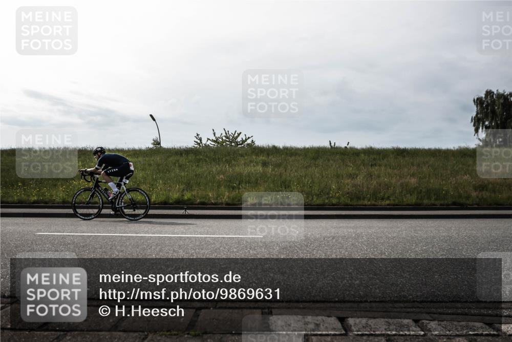 21.06.2026 - 29. Vierlanden-Triathlon H.Heesch http://msf.ph/oto/9869631 21.06.2026 09:11:16 Radfahren 24, 26 meine-sportfotos.de