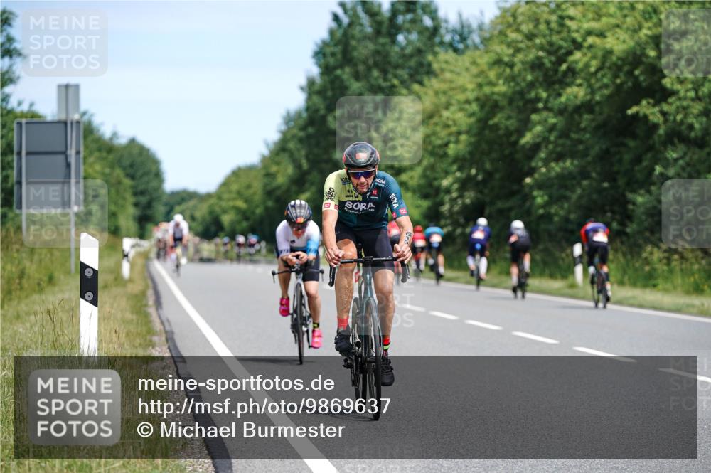 21.06.2026 - Viking Triathlon Michael Burmester http://msf.ph/oto/9869637 21.06.2026 12:30:05 Radfahren 99, 168, 220, 261, 314, 355, 463, 529, 613, 631, 631 meine-sportfotos.de