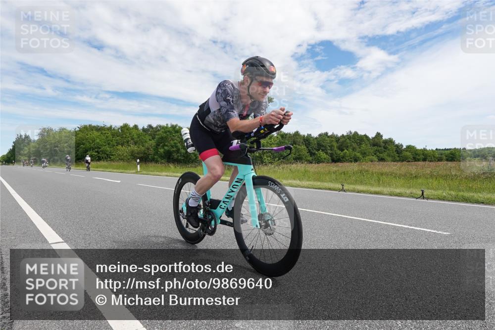 21.06.2026 - Viking Triathlon Michael Burmester http://msf.ph/oto/9869640 21.06.2026 12:03:29 Radfahren 65, 74, 102, 103, 161, 176, 194, 238, 247, 257, 270, 270, 271, 287, 331, 426, 463, 565, 569, 606, 631 meine-sportfotos.de