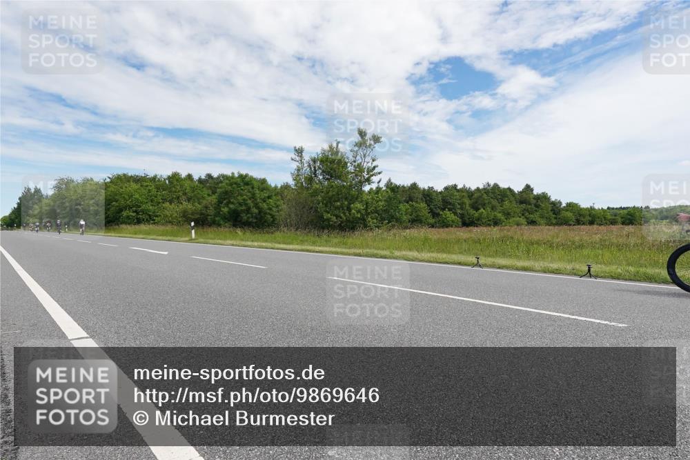 21.06.2026 - Viking Triathlon Michael Burmester http://msf.ph/oto/9869646 21.06.2026 12:03:31 Radfahren 65, 66, 74, 102, 103, 161, 176, 194, 238, 247, 257, 270, 270, 271, 287, 331, 426, 463, 475, 565, 569, 606, 631 meine-sportfotos.de