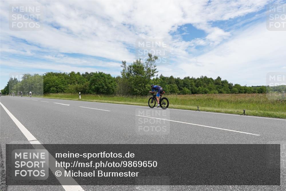 21.06.2026 - Viking Triathlon Michael Burmester http://msf.ph/oto/9869650 21.06.2026 12:03:32 Radfahren 65, 66, 74, 102, 103, 161, 176, 194, 247, 257, 270, 270, 271, 287, 331, 426, 463, 475, 565, 569, 606, 631 meine-sportfotos.de